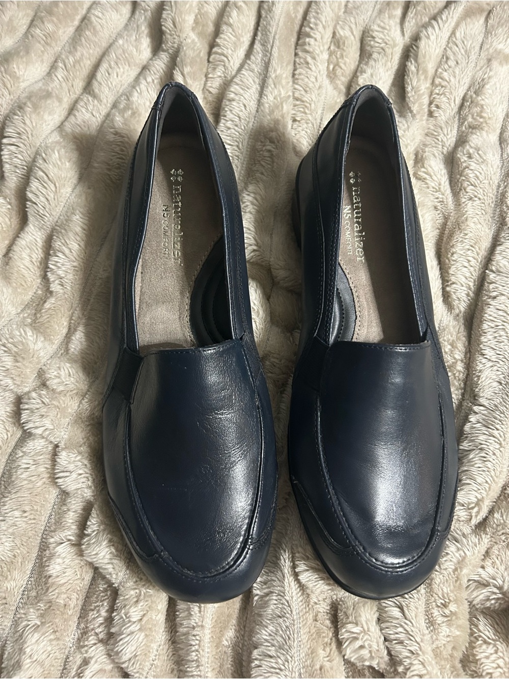Naturalizer Natural Soul navy leather slip-on loafer flats size 8 comfort womens